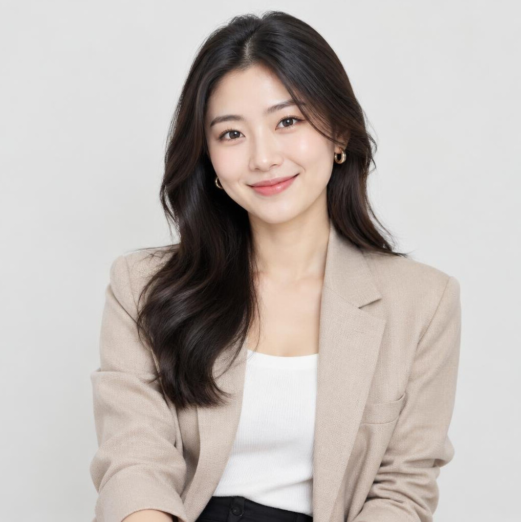 Portrait of a young East Asian woman, trends and platform algorithms analyst
